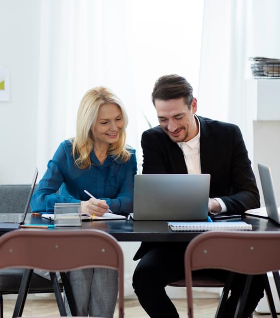 Contacta a HR Consulting